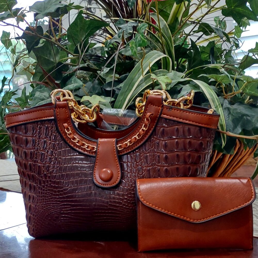 Crocodile-Embossed Shoulder / Crossbody Handbag